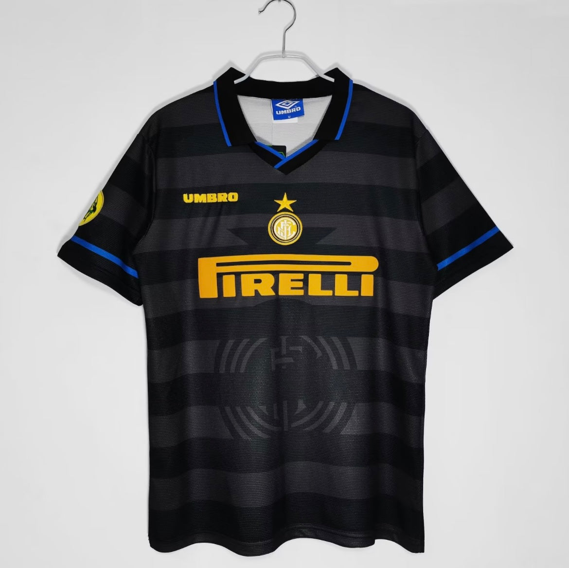 Inter Kit 98 Inter Milan 1997/98 Extérieur – L’Art du Maillot