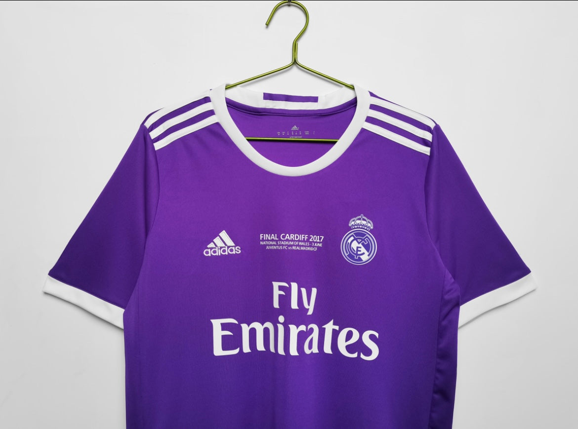 Real Madrid 2016/17 Extérieur