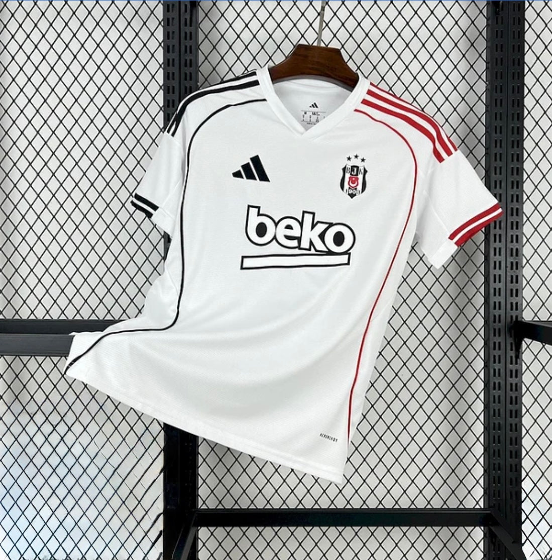 Besiktas 2025/26 Extérieur