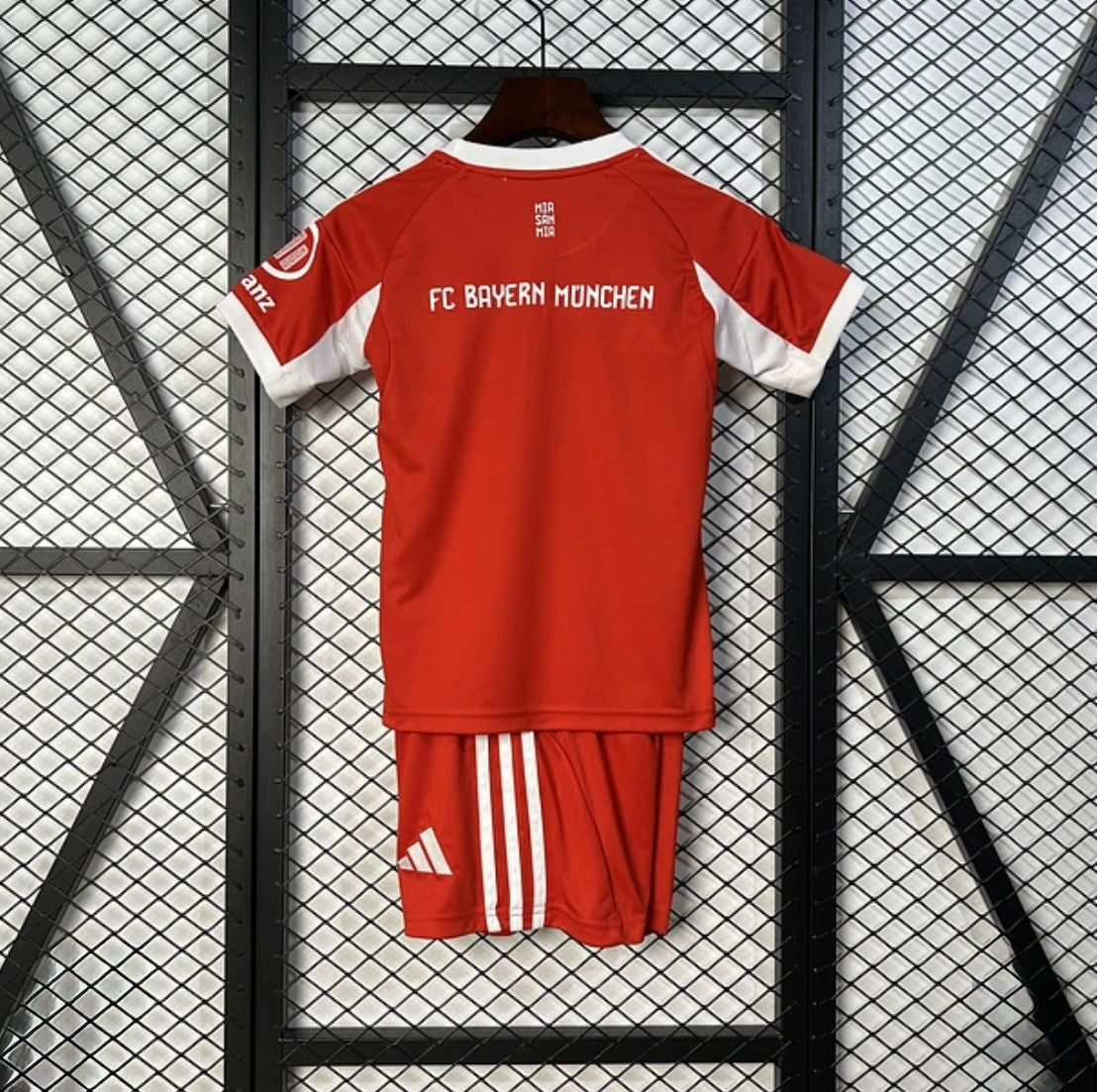 Kits Enfants FC Bayern 2025/26 Domicile