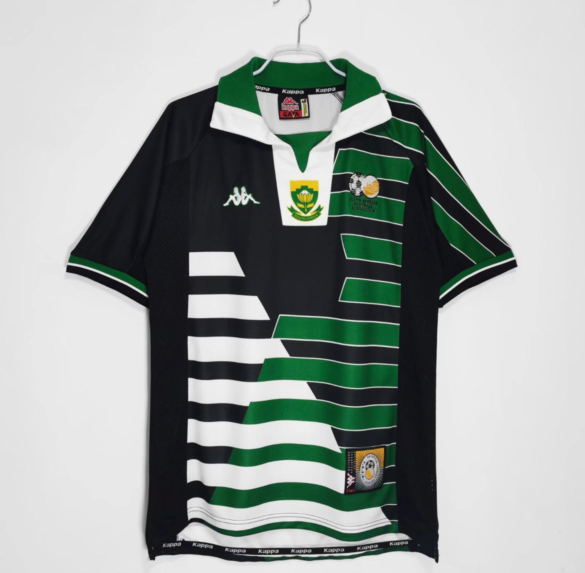 Maillots Afrique du Sud CAN 2015 : Nike dévoile les tenues domicile et Maillots Afrique du Sud CAN 2015 : Nike dévoile les tenues domicile et