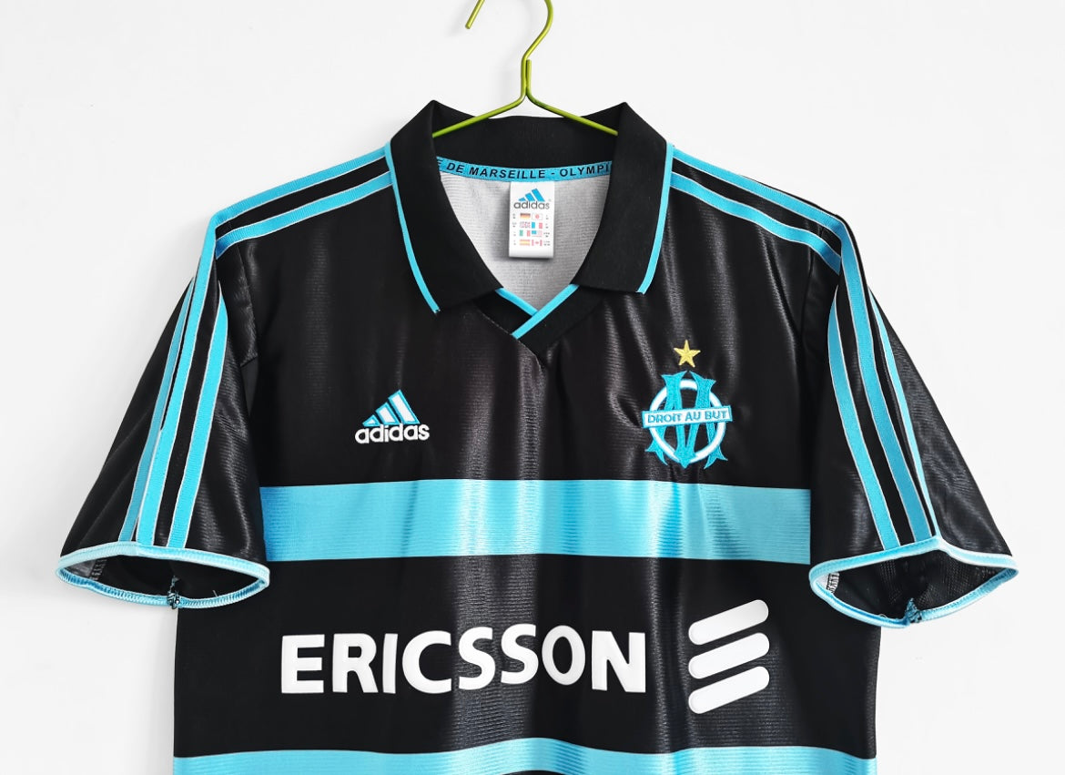 OM 1999/00 Extérieur