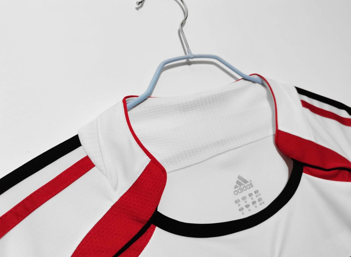 AC Milan 2006/07 Extérieur